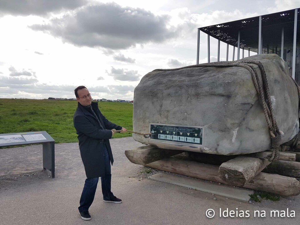 como é a visita no stonehenge