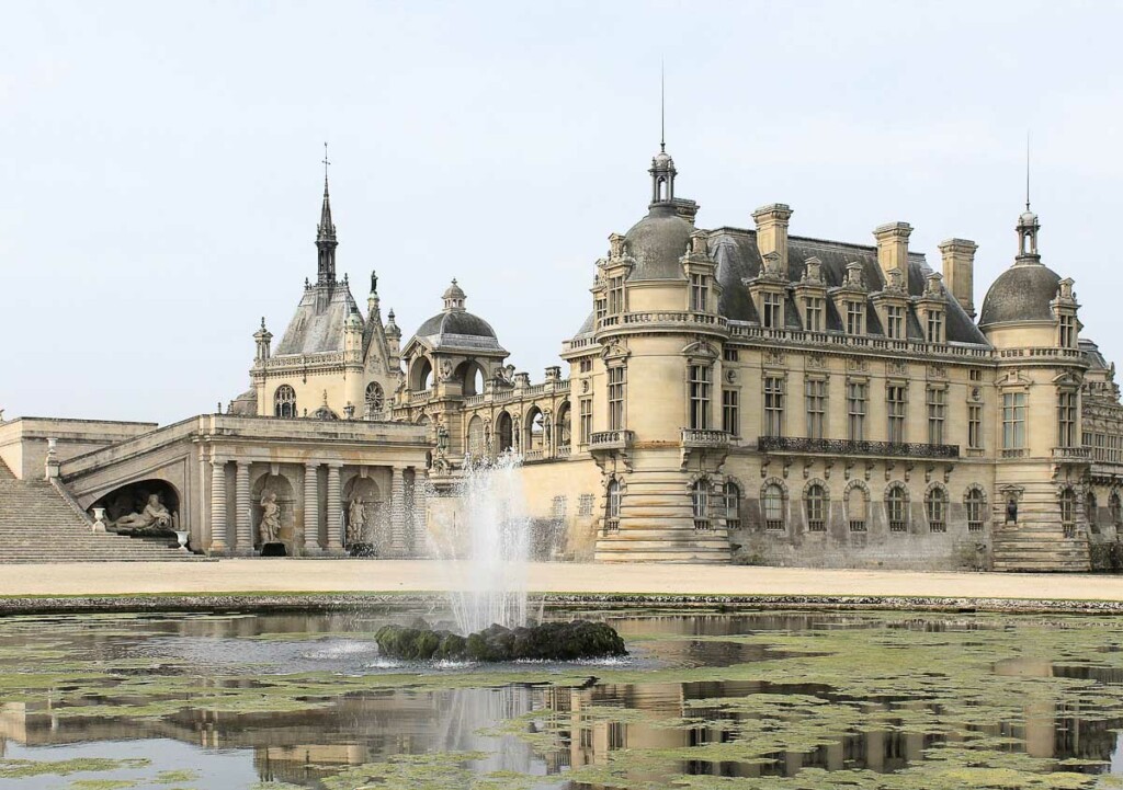 vale a pena visitar fazer um bate e volta a Chantilly