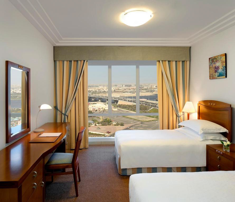 hoteis dubai com bom custo beneficio