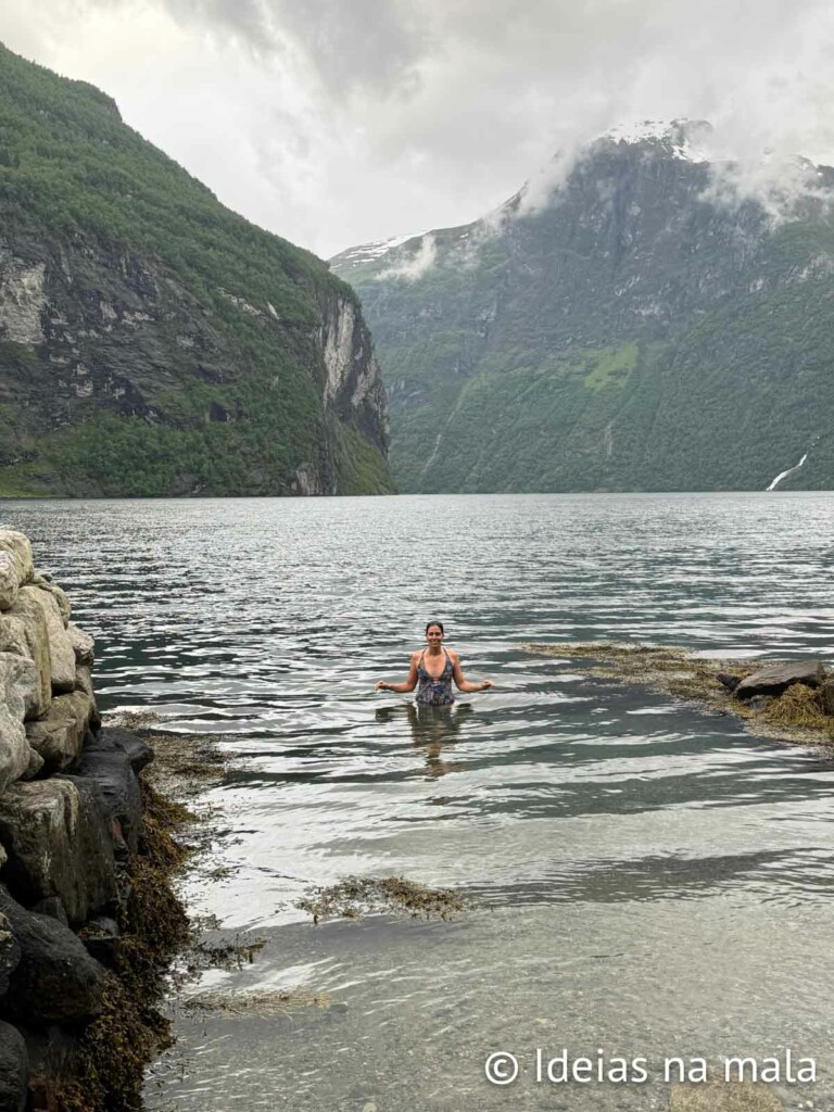Mergulho no fiorde de Geiranger