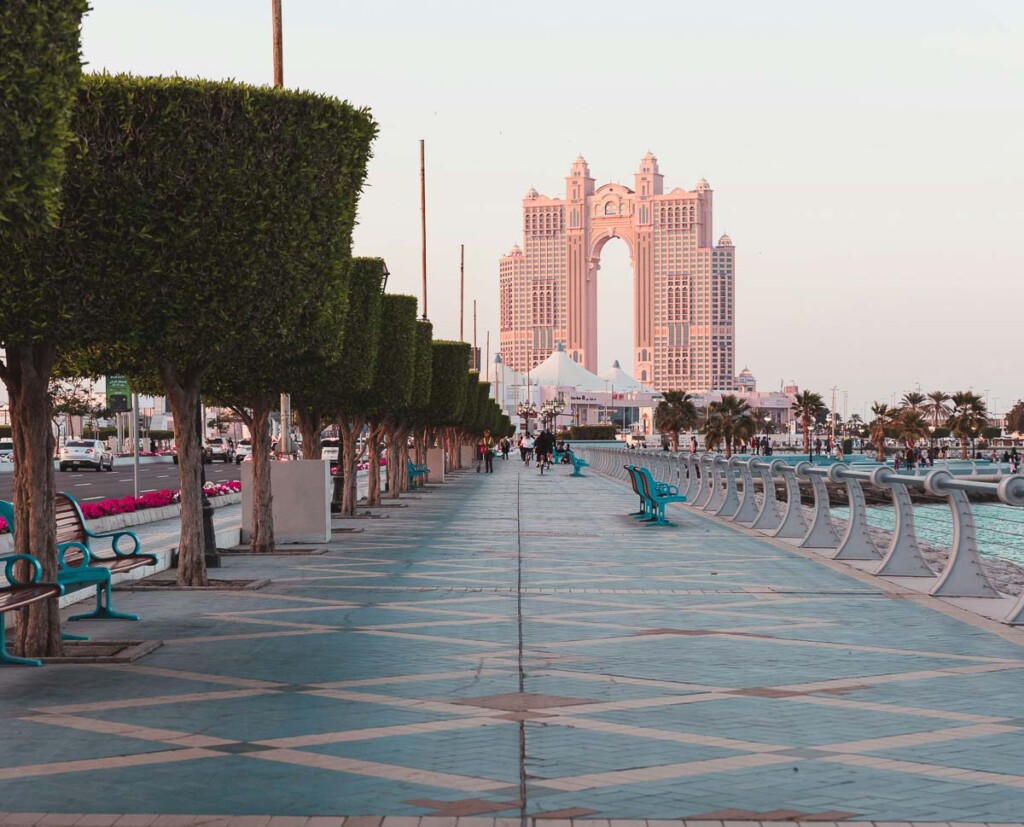 o que fazer em abu dhabi passear pela corniche