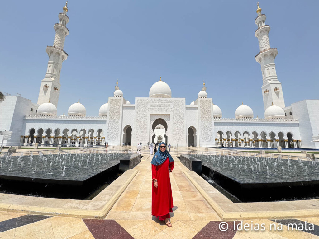 como se vestir para ir na Mesquita de Abu Dhabi?