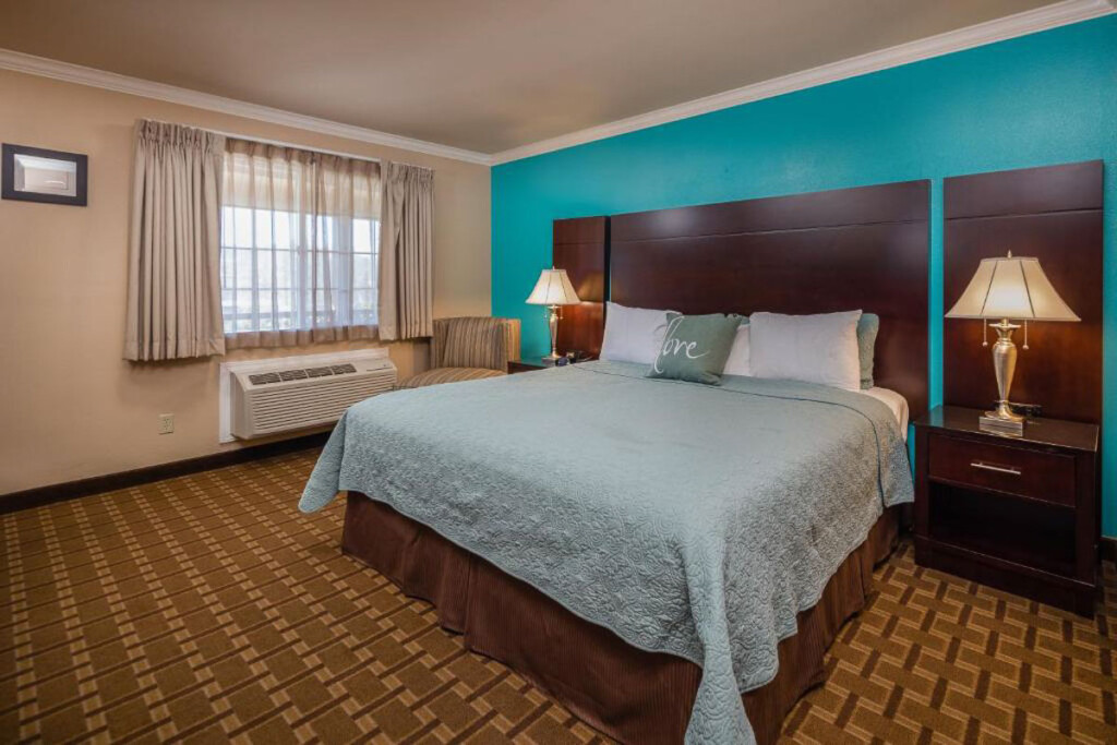 hoteis com bom custo beneficio em Monterey