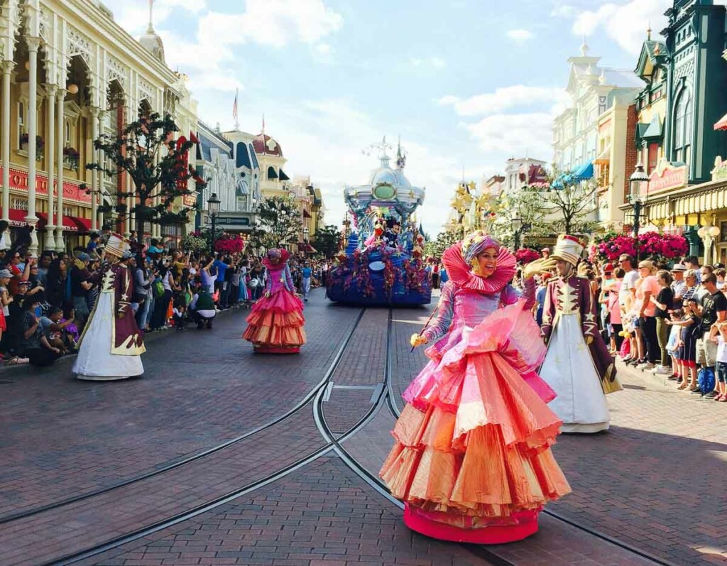 como é visitar a disney paris?