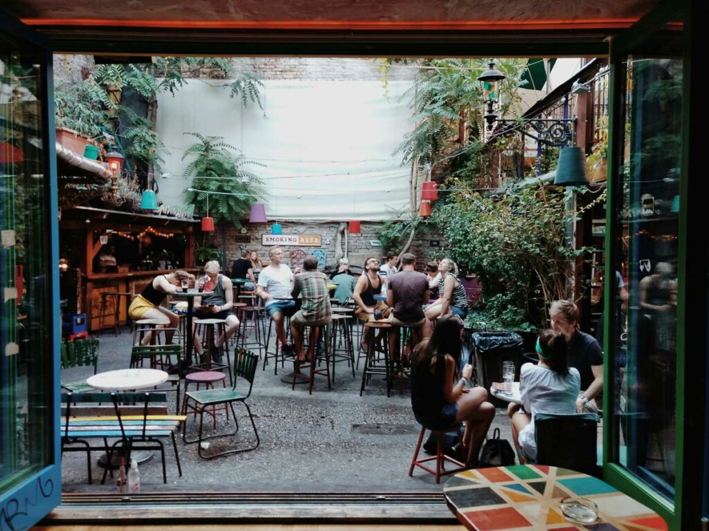 qual ruin pub ir em budapeste. Dica de ruin pub em budapeste