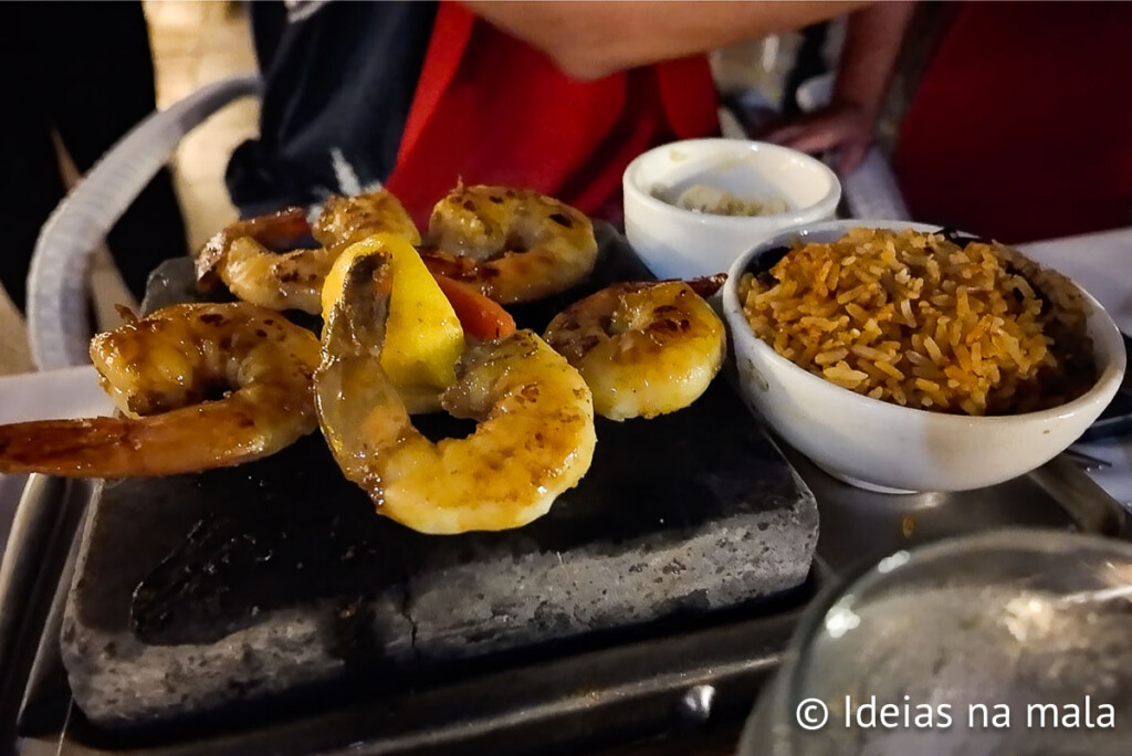 The Stone by Le Petit Café em Aruba em onde come rem Aruba