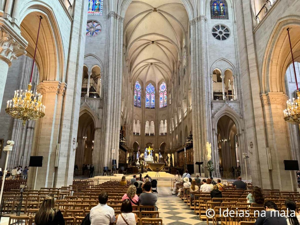 como é visitar a catedral de notre dame em paris