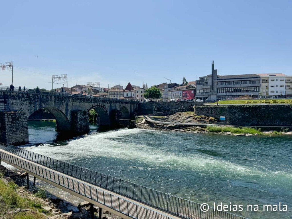 bate e volta saindo do porto