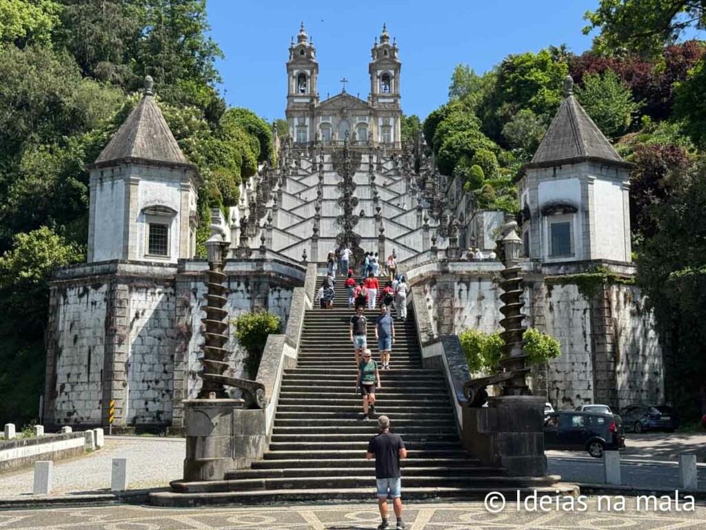 como é visitar a igreja Bom Jesus do Monte em Braga
