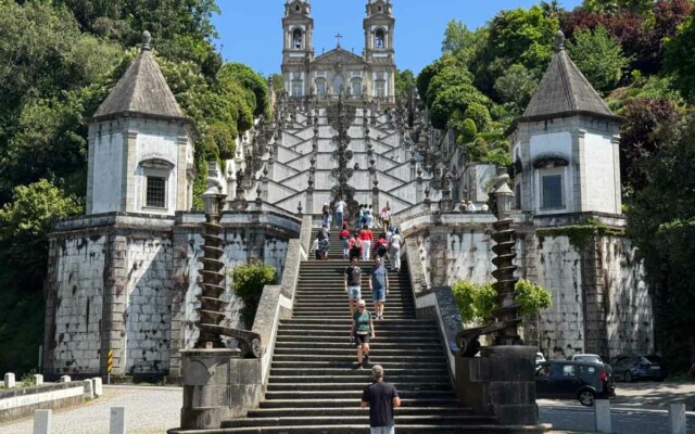 como é visitar a igreja Bom Jesus do Monte em Braga