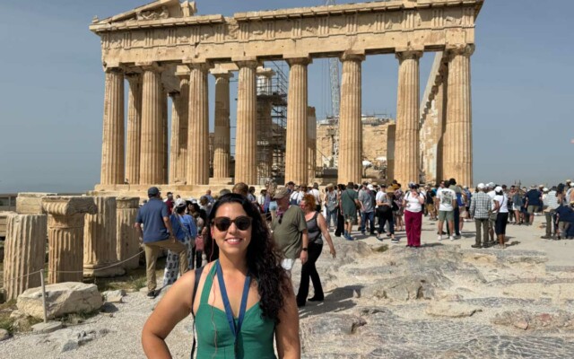 como é a visita na acrópole