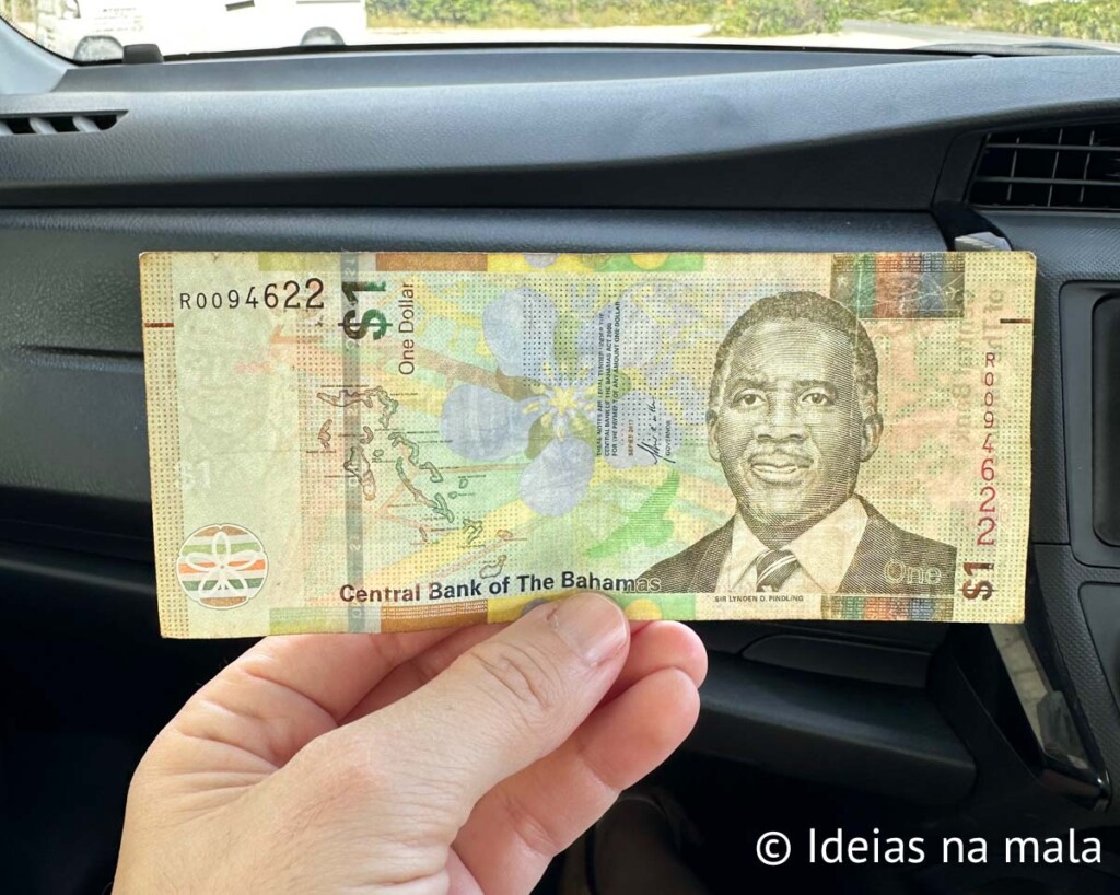 qual moeda usar em Exuma? Dá pra usar cartão em Exuma?
