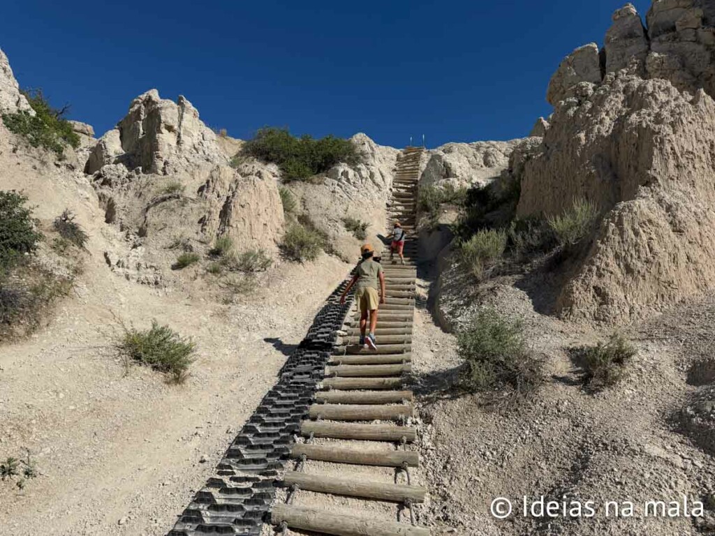 Escadaria da trilha The Notch - Badlands